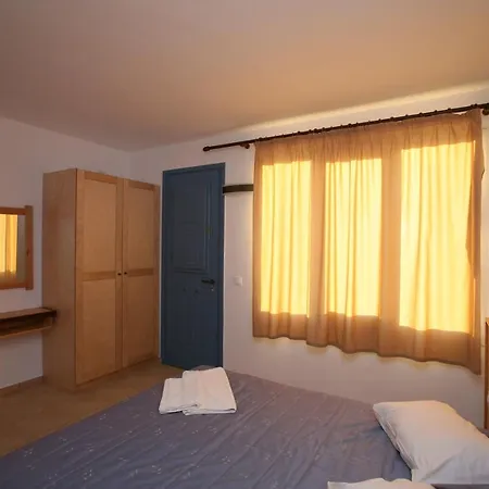 מלון דירות St George Village