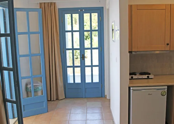 アパートホテル St George Village バトシ